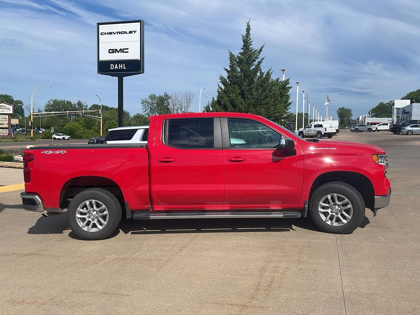 Used 2024 Chevrolet Silverado 1500 LT with VIN 1GCUDDED7RZ300751 for sale in Winona, Minnesota