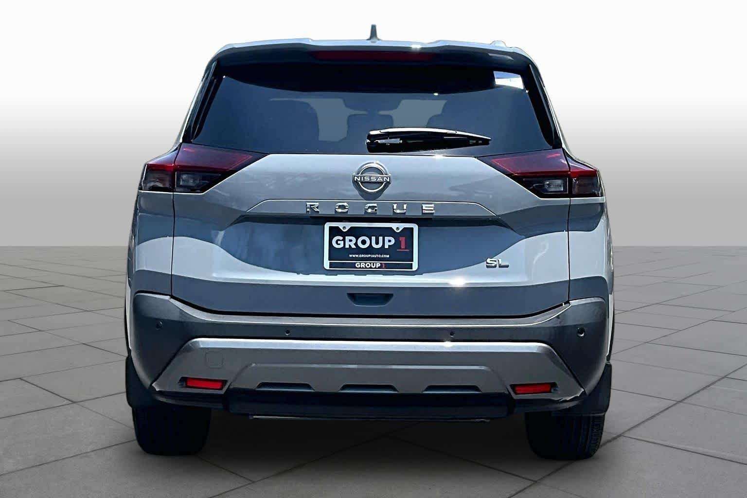 Used 2023 Boulder Gray Pearl Nissan SL image 5