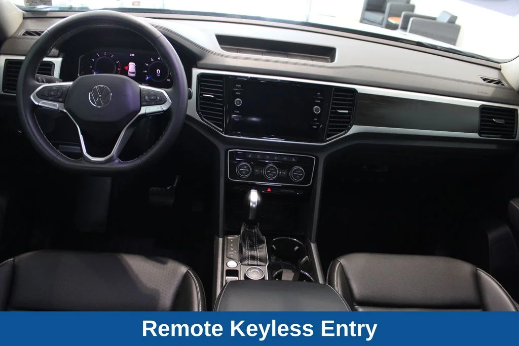 Used 2023  Volkswagen 2.0T SE w/Technology image 8