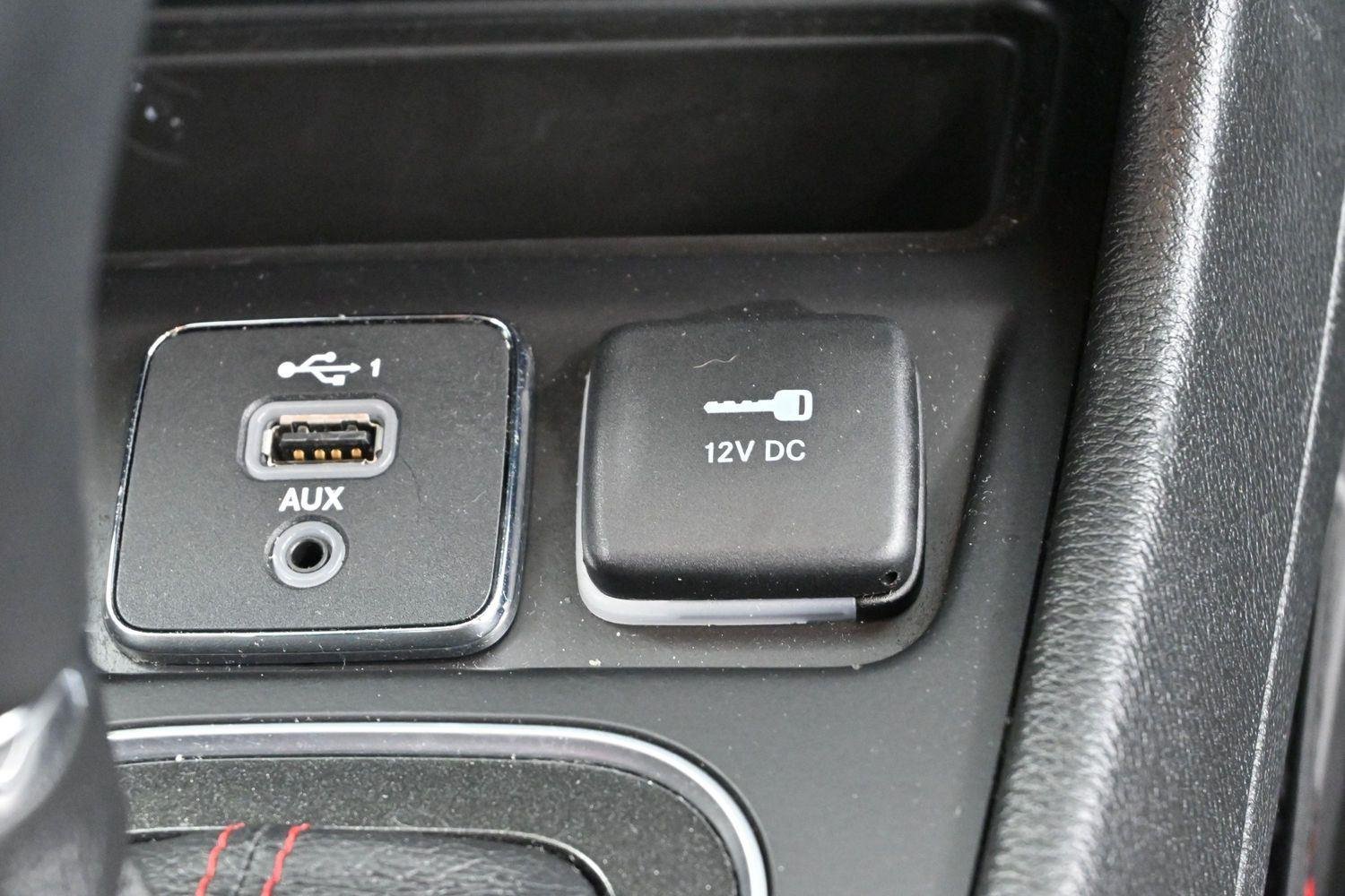 Used 2022 Bright White Clearcoat Jeep Trailhawk image 26