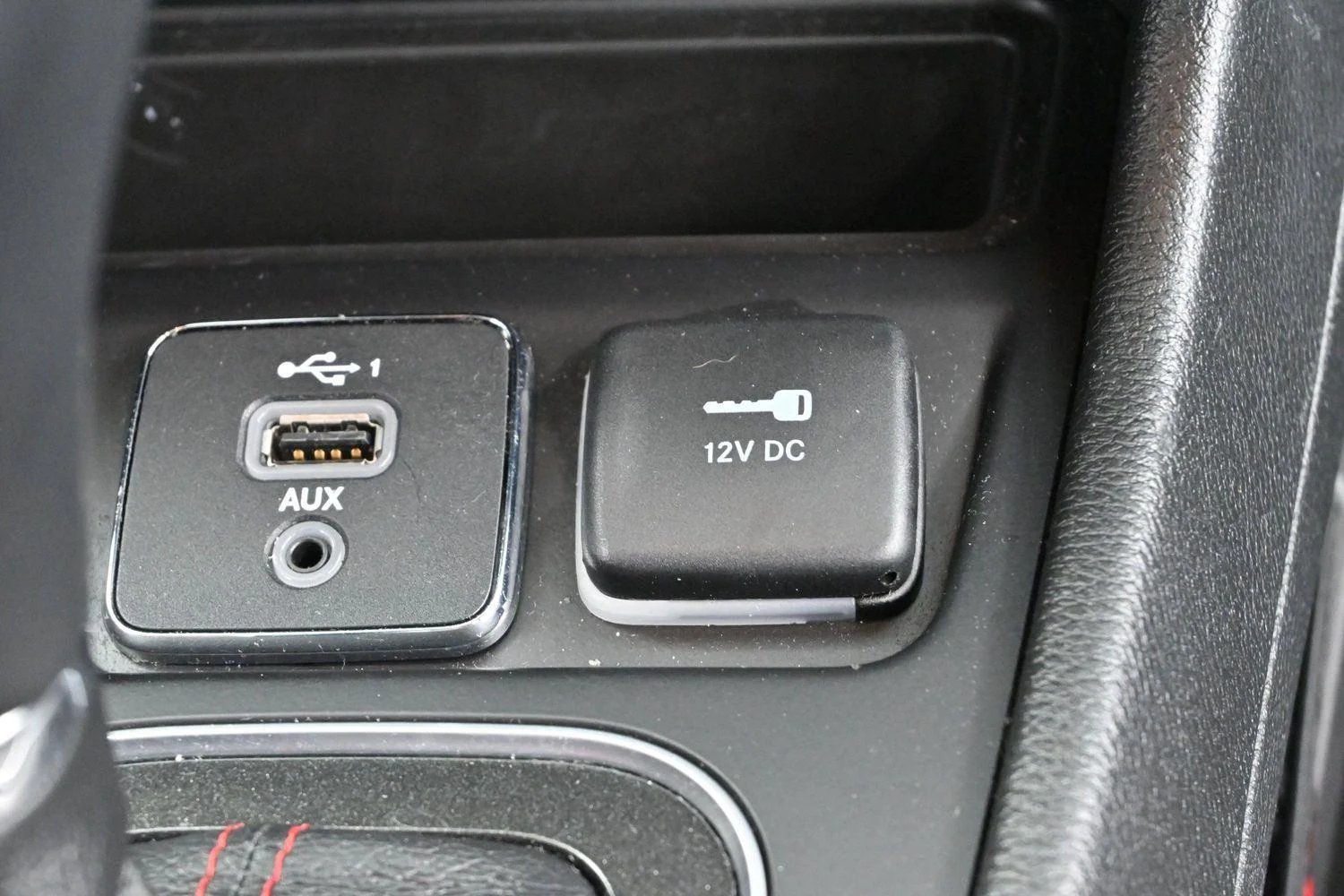 Used 2022 Bright White Clearcoat Jeep Trailhawk image 26