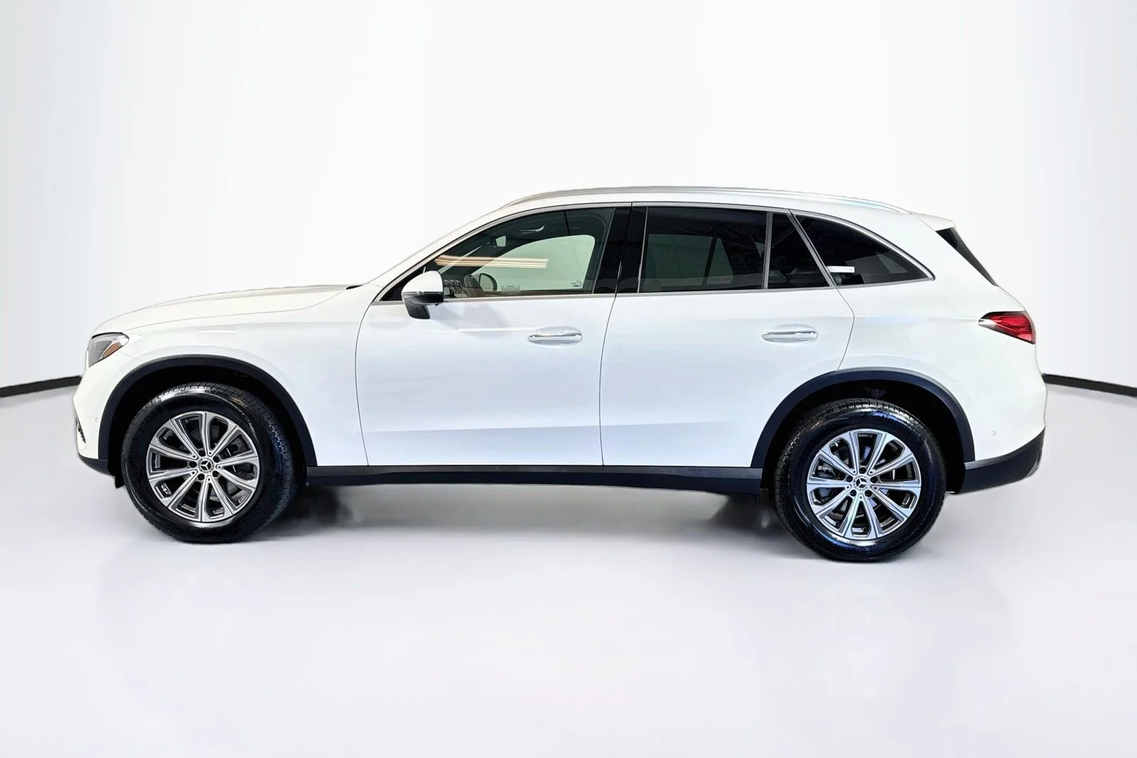Used 2026 Polar White Mercedes-Benz GLC 300 image 8