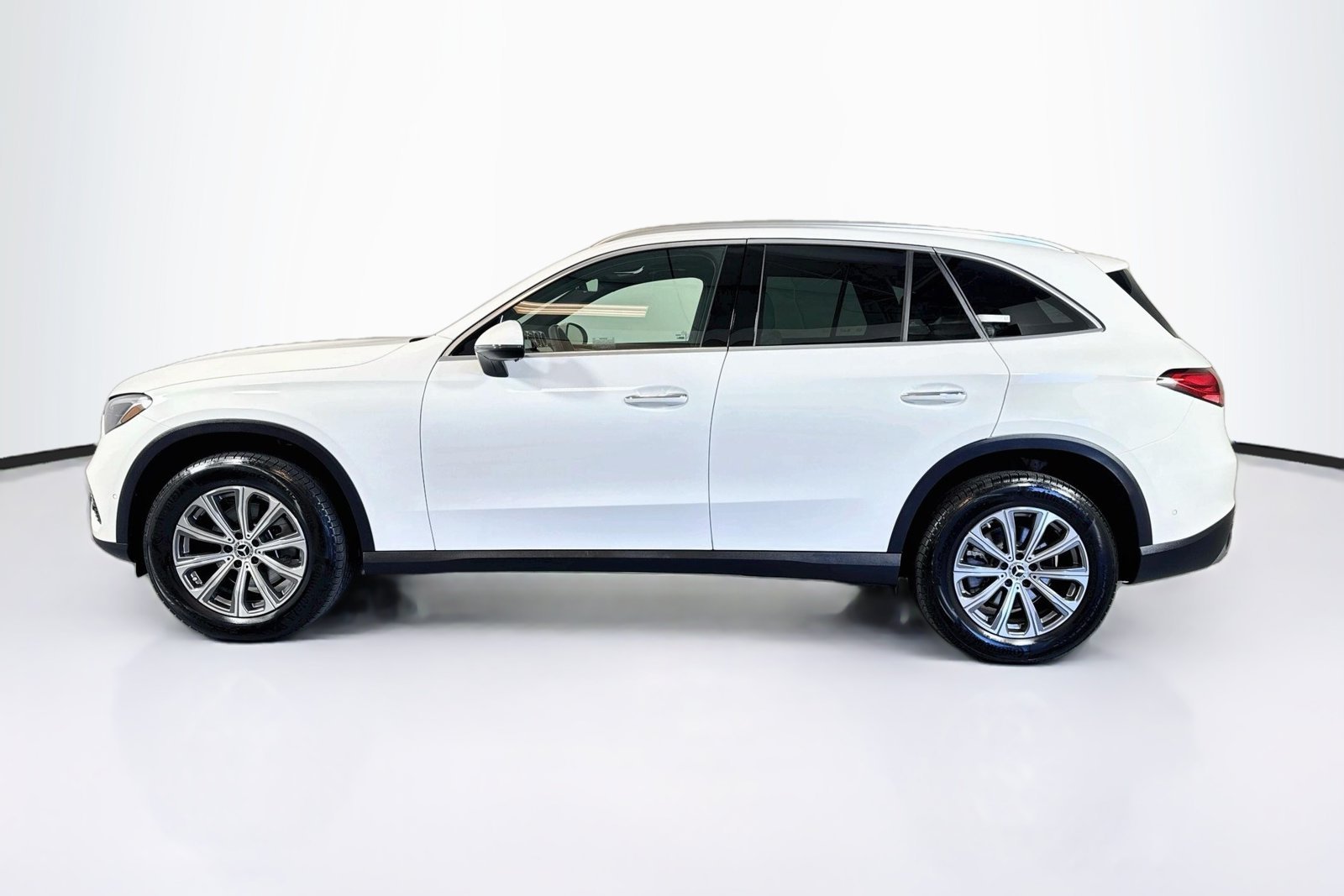 Certified Used 2026 Polar White Mercedes-Benz GLC 300 image 8