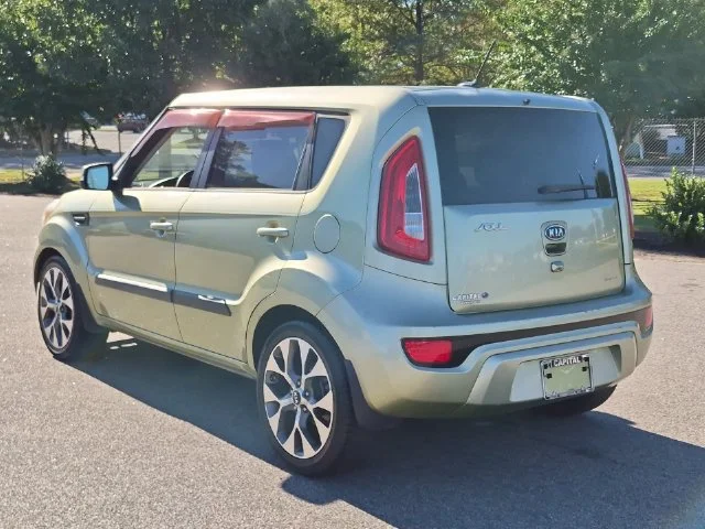 Used 2012 Green Kia Exclaim image 5