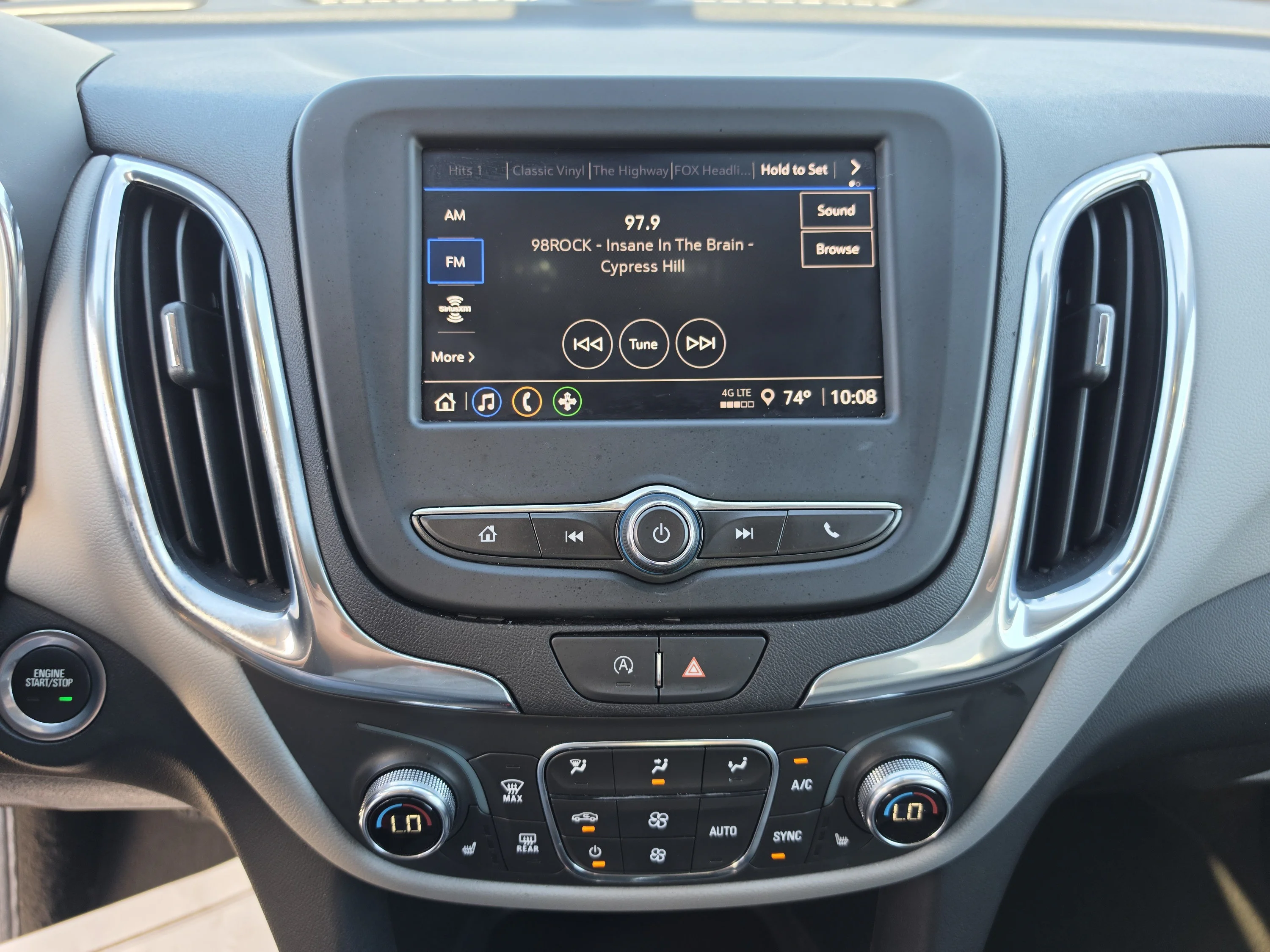 Used 2024 Summit White Chevrolet LT image 27
