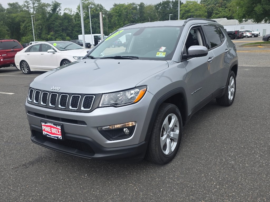 Used 2021 Billet Silver Metallic Clear Coat Jeep Latitude image 1