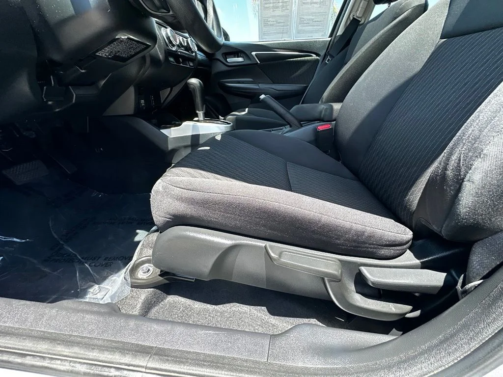 Used 2018 Silver Honda EX image 22