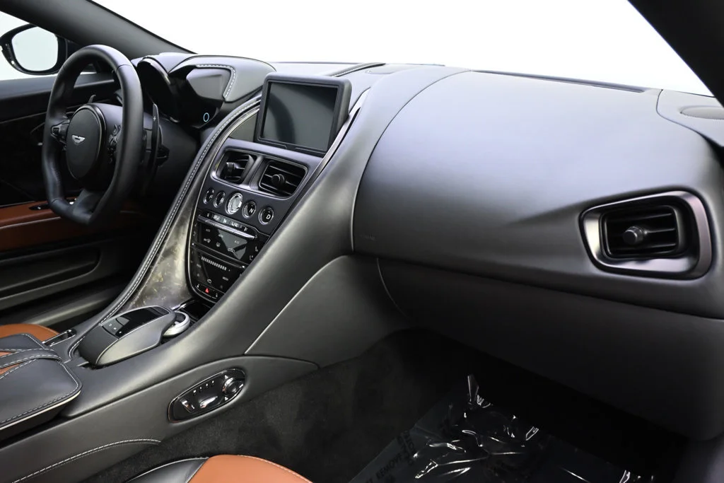 Used 2023 Green Aston Martin NA image 15