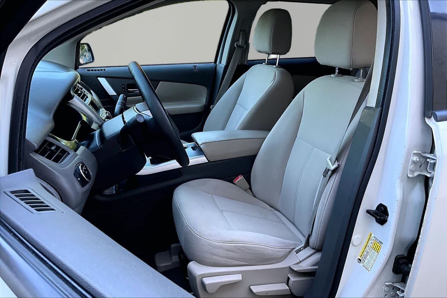 Used 2013 White Suede Ford SE image 8