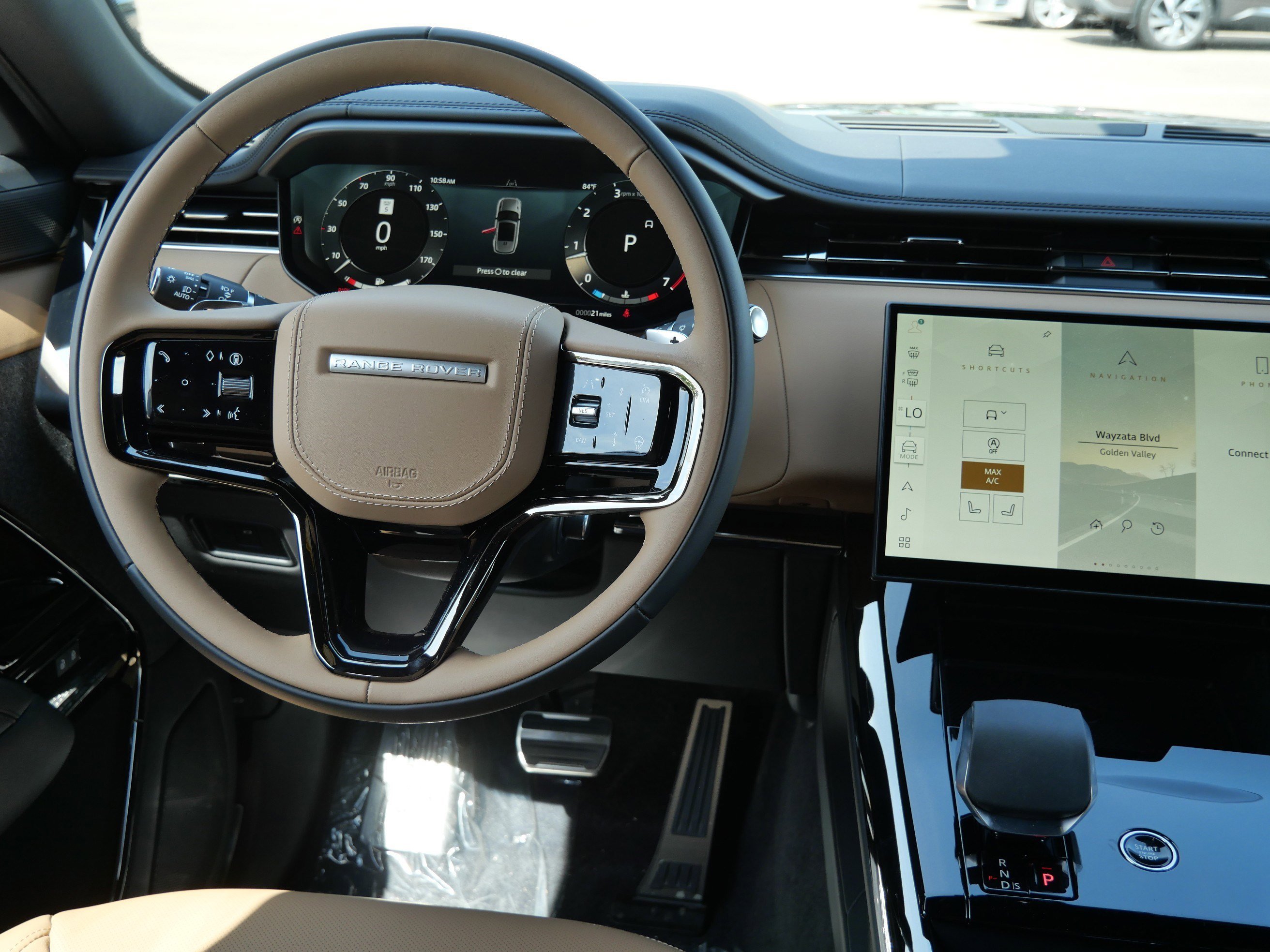 New 2026 Santorini Black Land Rover Dynamic SE image 5