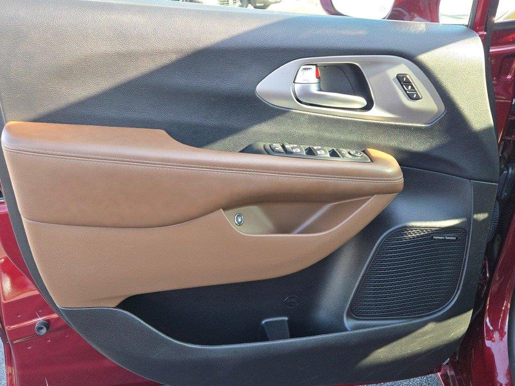 Used 2021 Velvet Red Pearlcoat Chrysler Hybrid Limited image 20