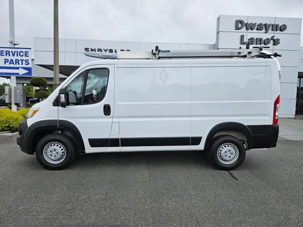 Used 2025 White Ram Base image 2