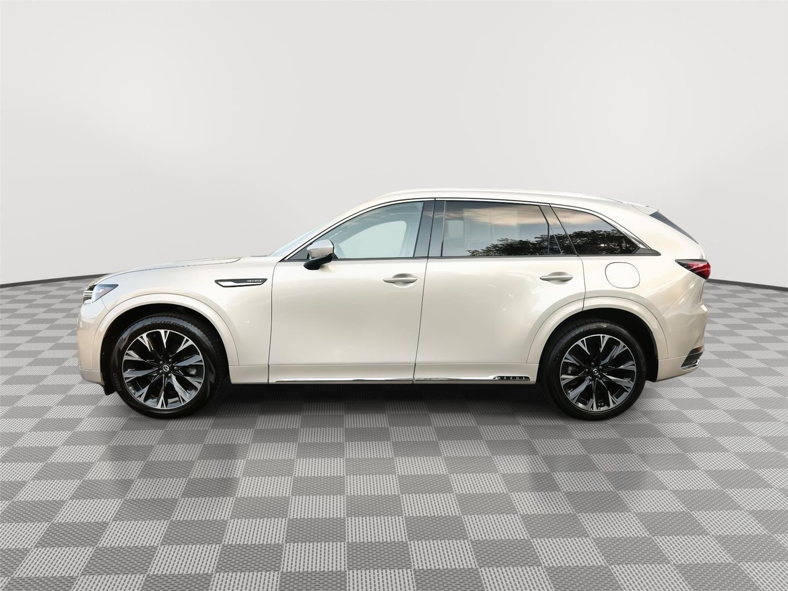 Used 2024 Platinum Quartz Mazda 3.3 Turbo S Premium image 4