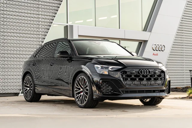 2026 Audi SQ8 Prestige quattro's photo