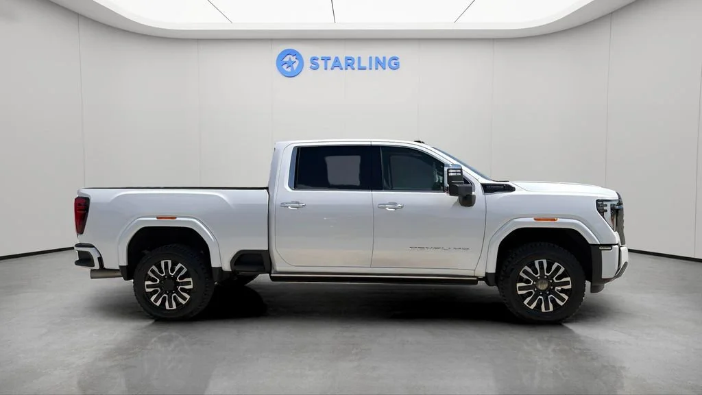 Used 2024 White Frost Tricoat GMC Denali Ultimate image 11