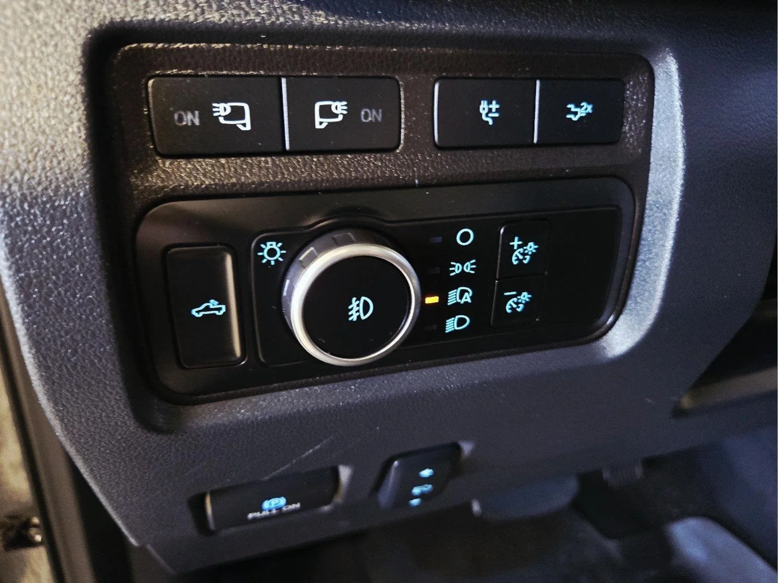 Used 2024 Carbonized Gray Ford Lariat image 22