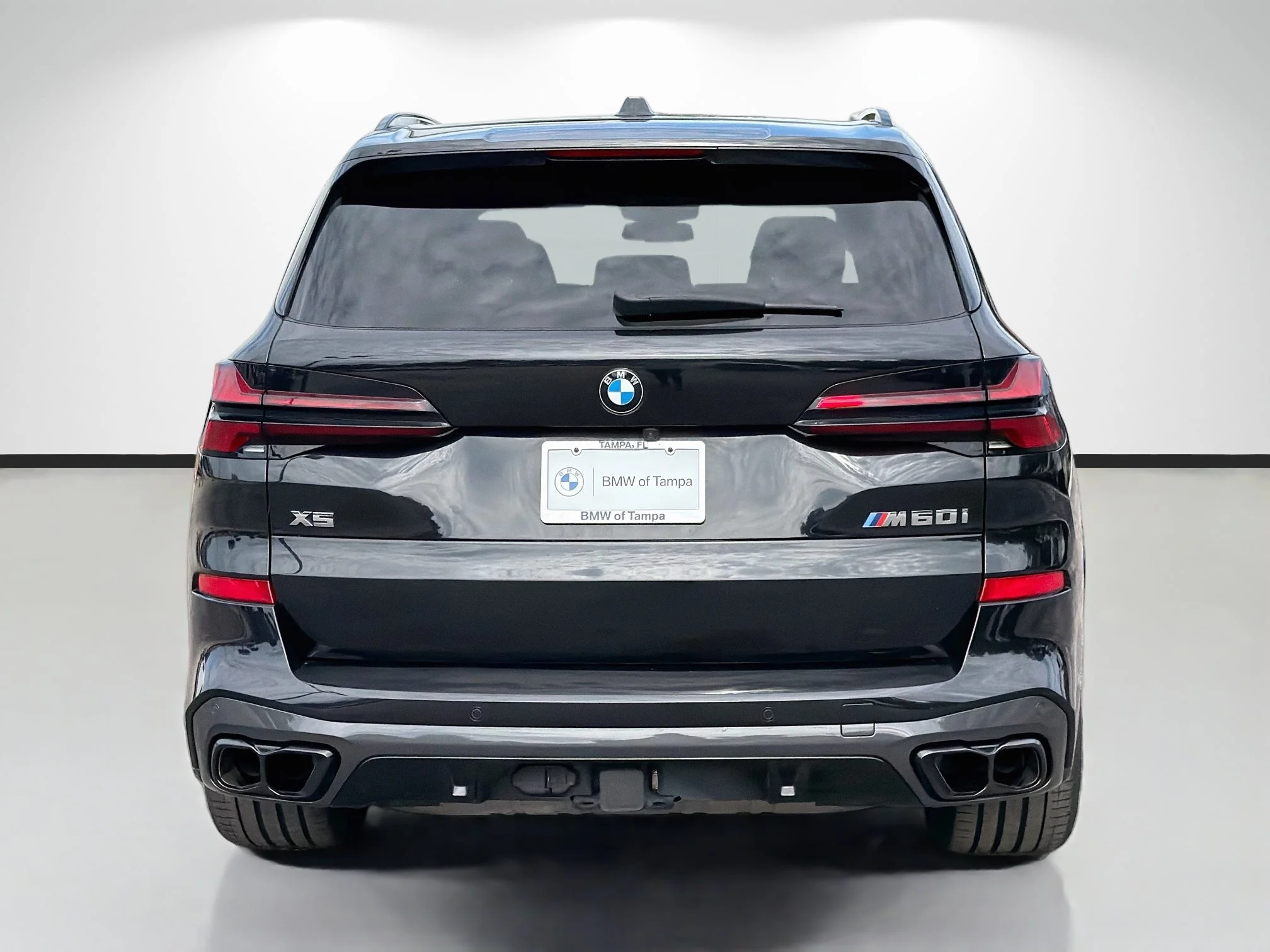 Used 2025 Black Sapphire Metallic BMW M60i image 4