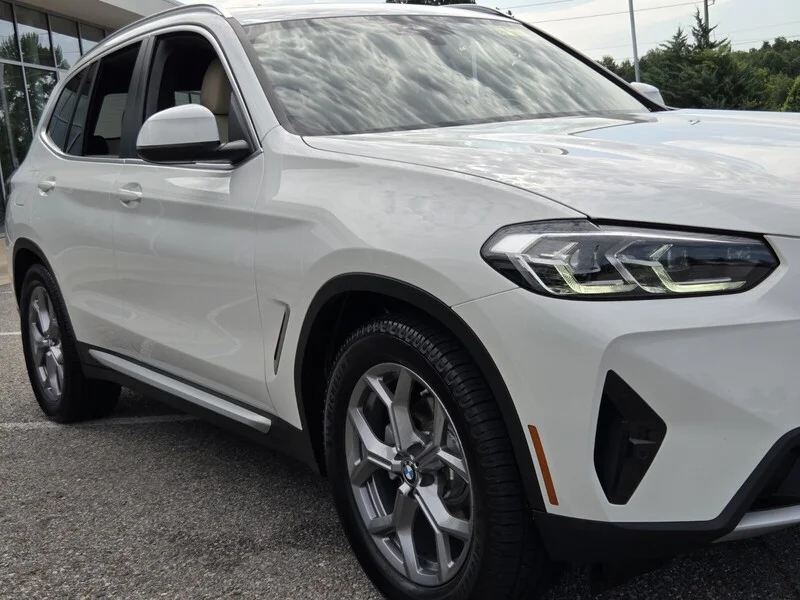 Used 2023 Alpine White BMW SDRIVE30I SPORTS ACTIVITY VEHICLE image 24