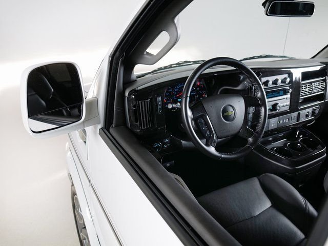 Used 2022 White Chevrolet Conversion image 17