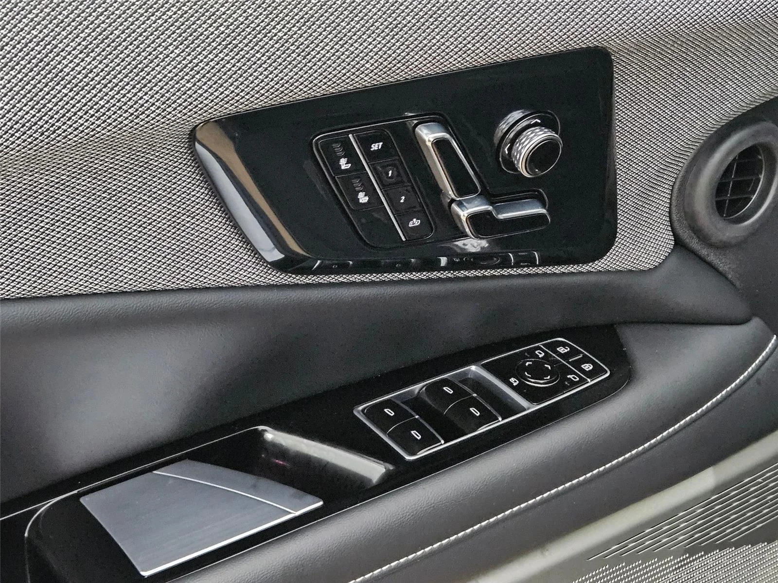 2026 Cadillac OPTIQ Luxury - Photo 22