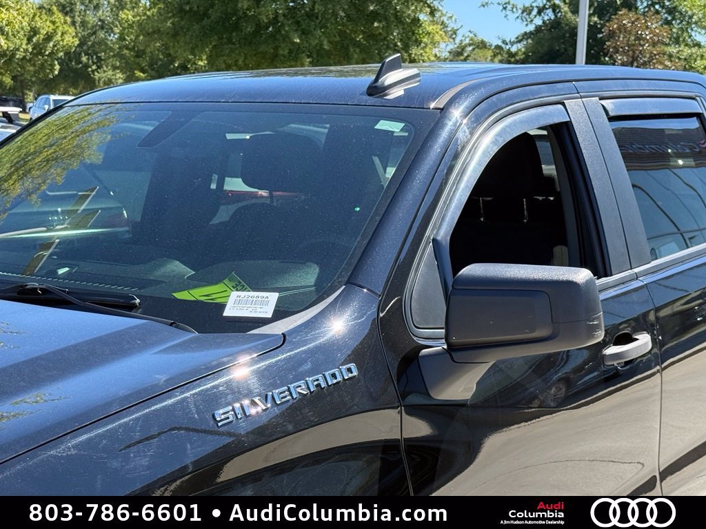 Used 2021 Black Chevrolet Custom image 10
