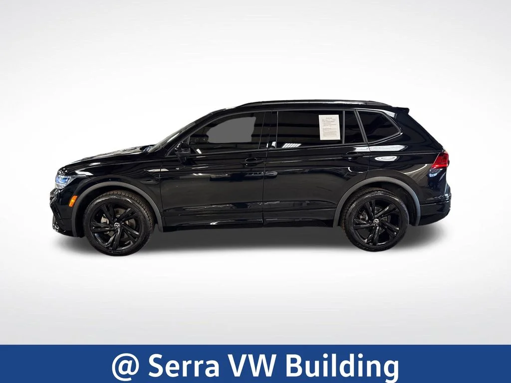 Used 2023 Black Volkswagen 2.0T SE R-Line Black image 2