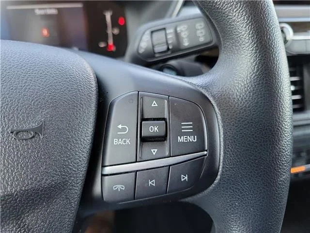Used 2025 Oxford White Ford Active Front-Wheel Drive image 19