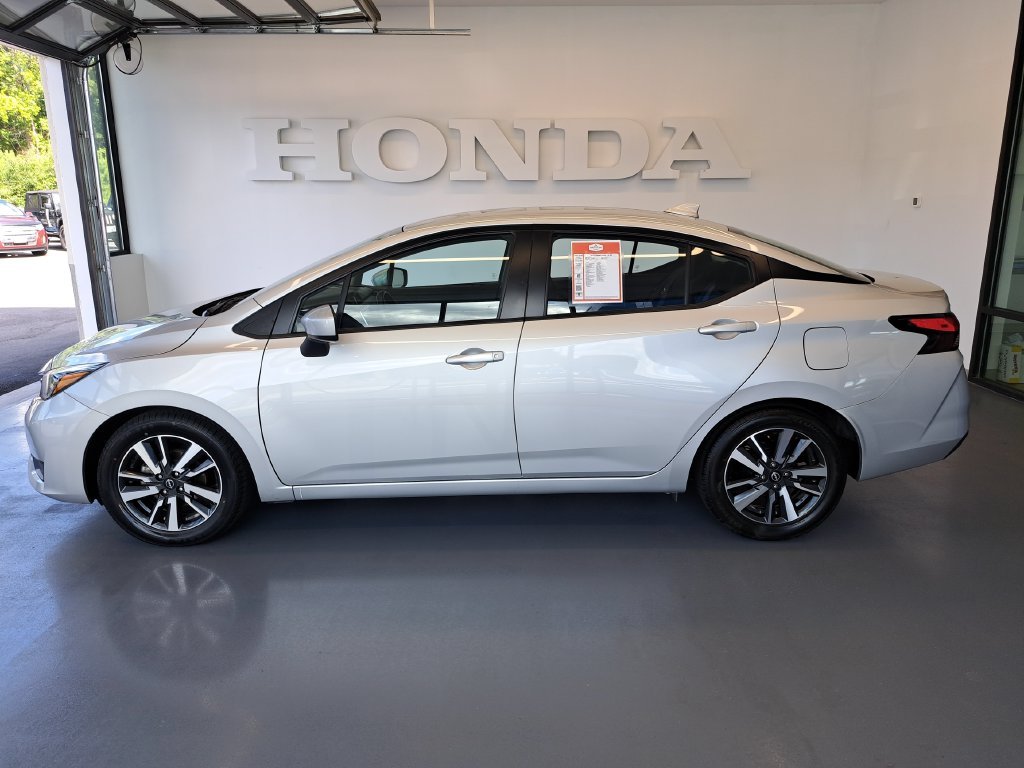 Used 2025 Silver Nissan 1.6 SV image 2