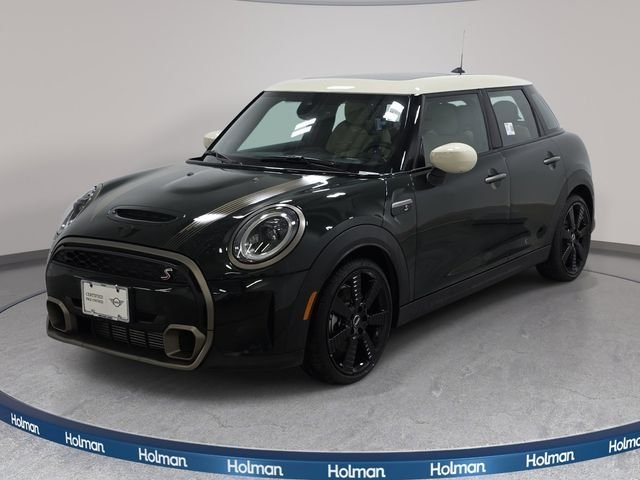 2023 MINI Hardtop Cooper S's photo