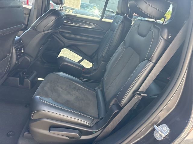 Used 2023 Baltic Gray Metallic Clearcoat Jeep Altitude image 12