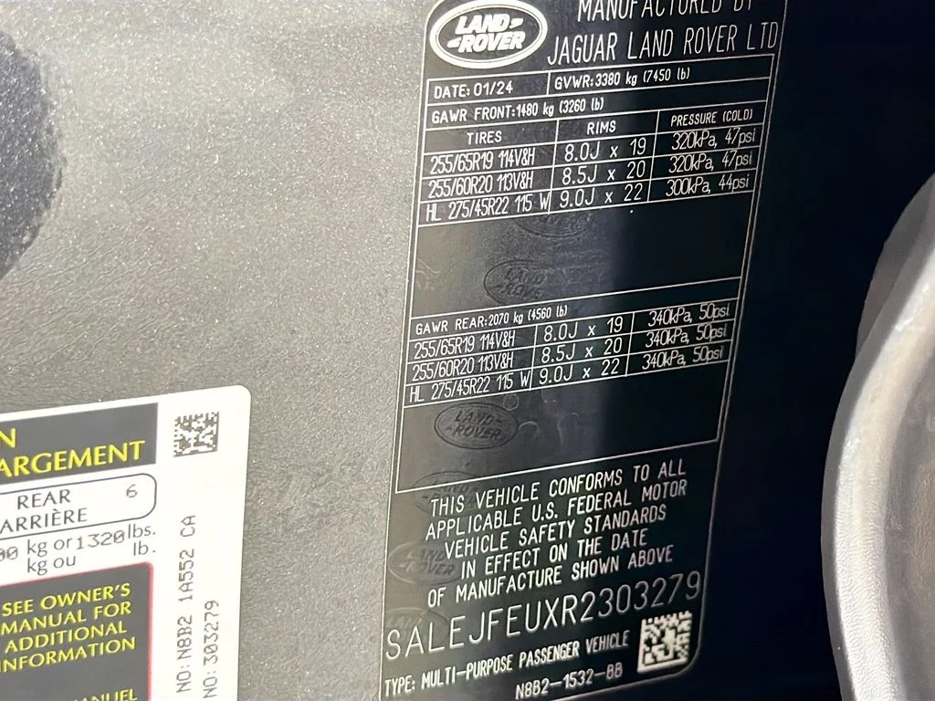 Used 2024 Gray Land Rover S image 34