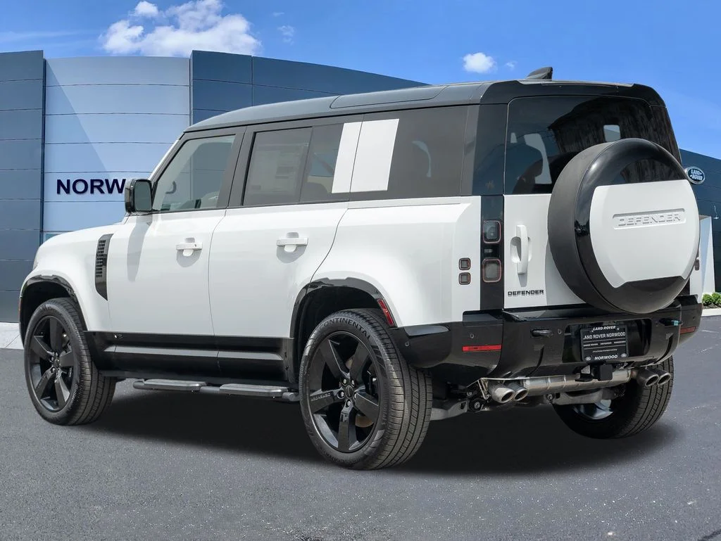 2026 Land Rover Defender V8 - Photo 6