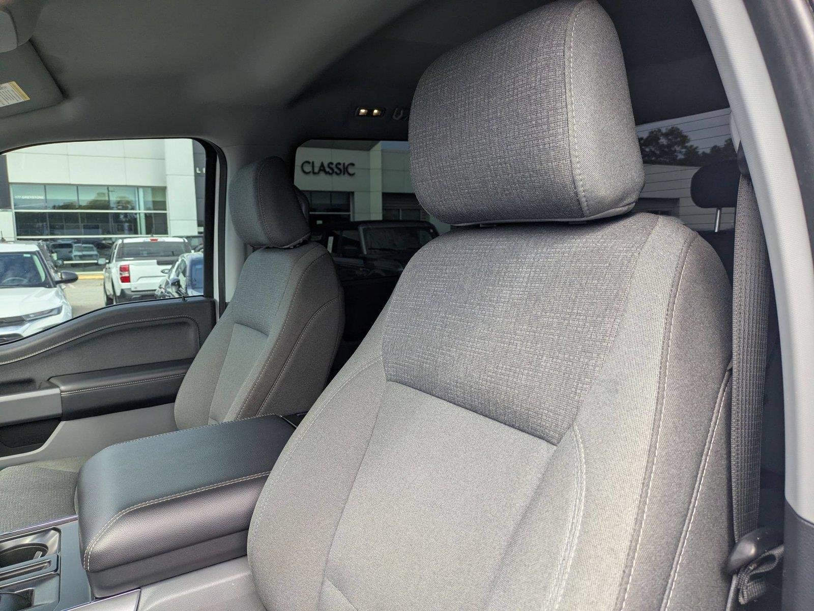 Used 2025 Oxford White Ford XLT image 14
