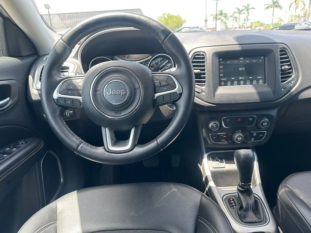 Used 2019  Jeep Latitude FWD image 27