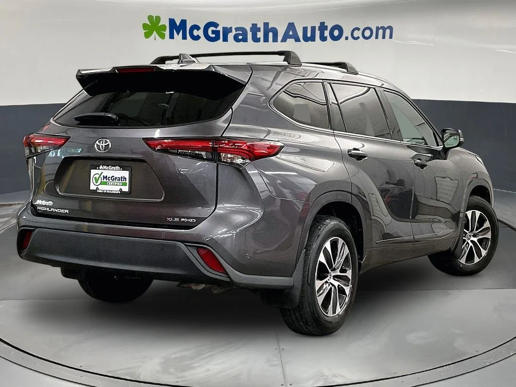 Used 2022 Gray Toyota XLE image 16