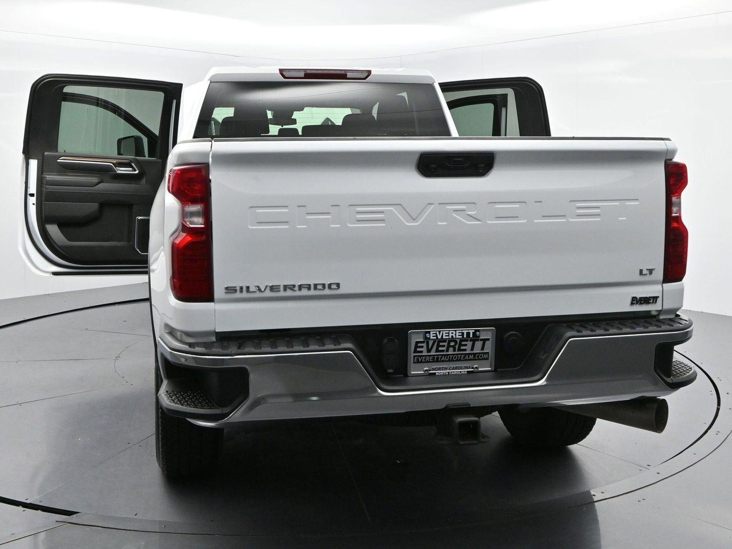 Used 2025 Summit White Chevrolet LT image 37