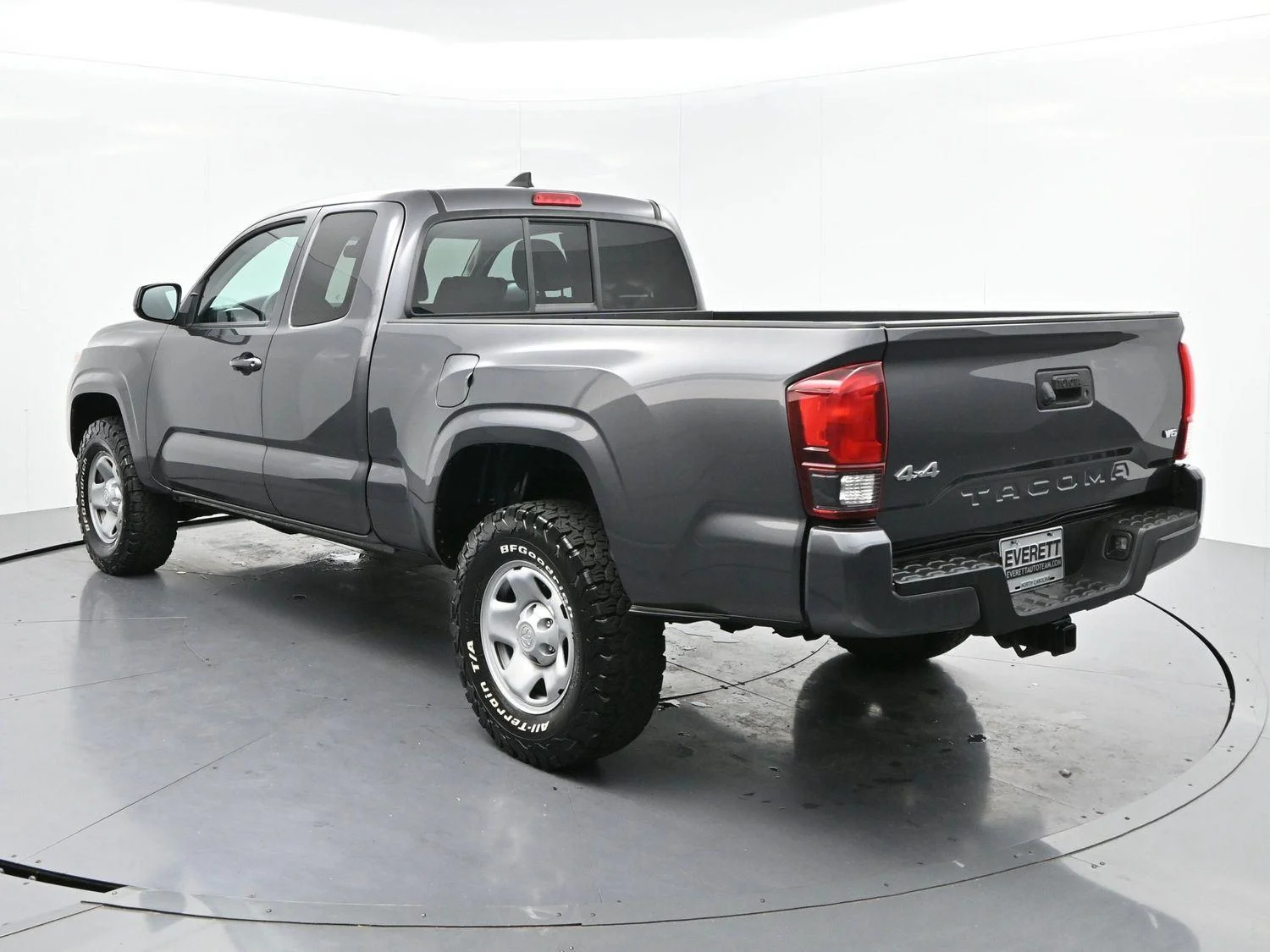 Used 2019 Magnetic Gray Metallic Toyota SR5 image 5