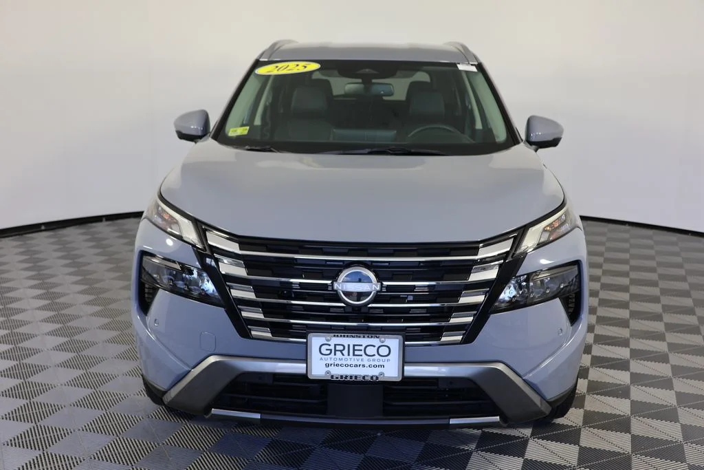 Used 2025 Boulder Gray Nissan SL image 3
