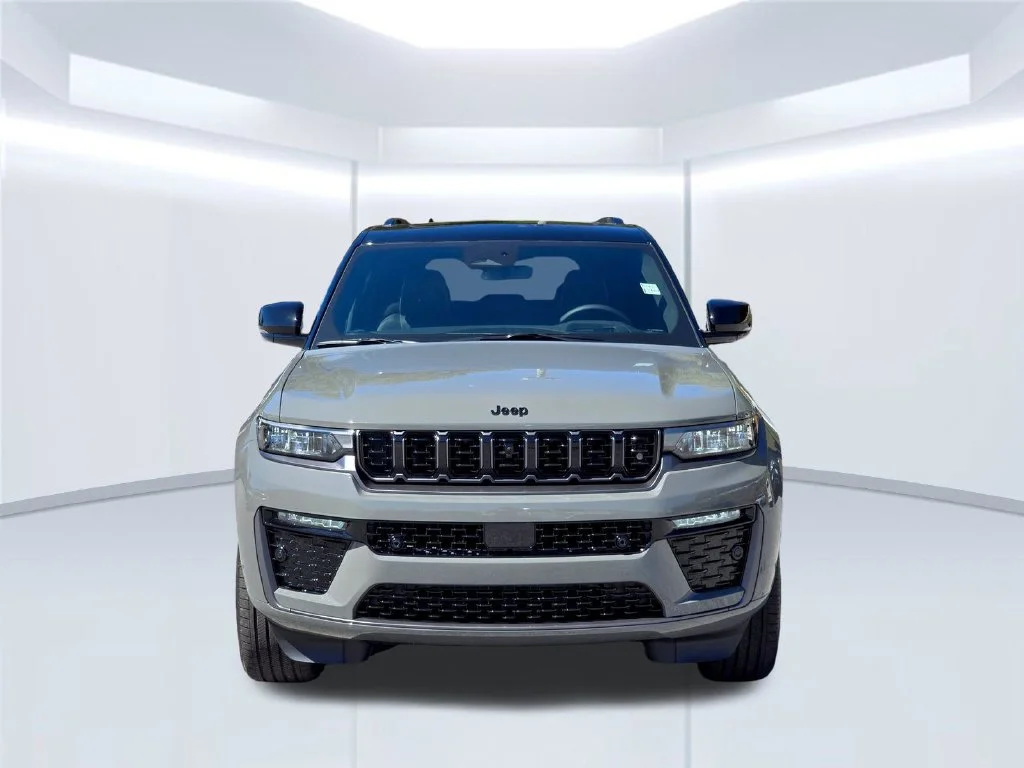 New 2027 Gray Jeep Summit image 16
