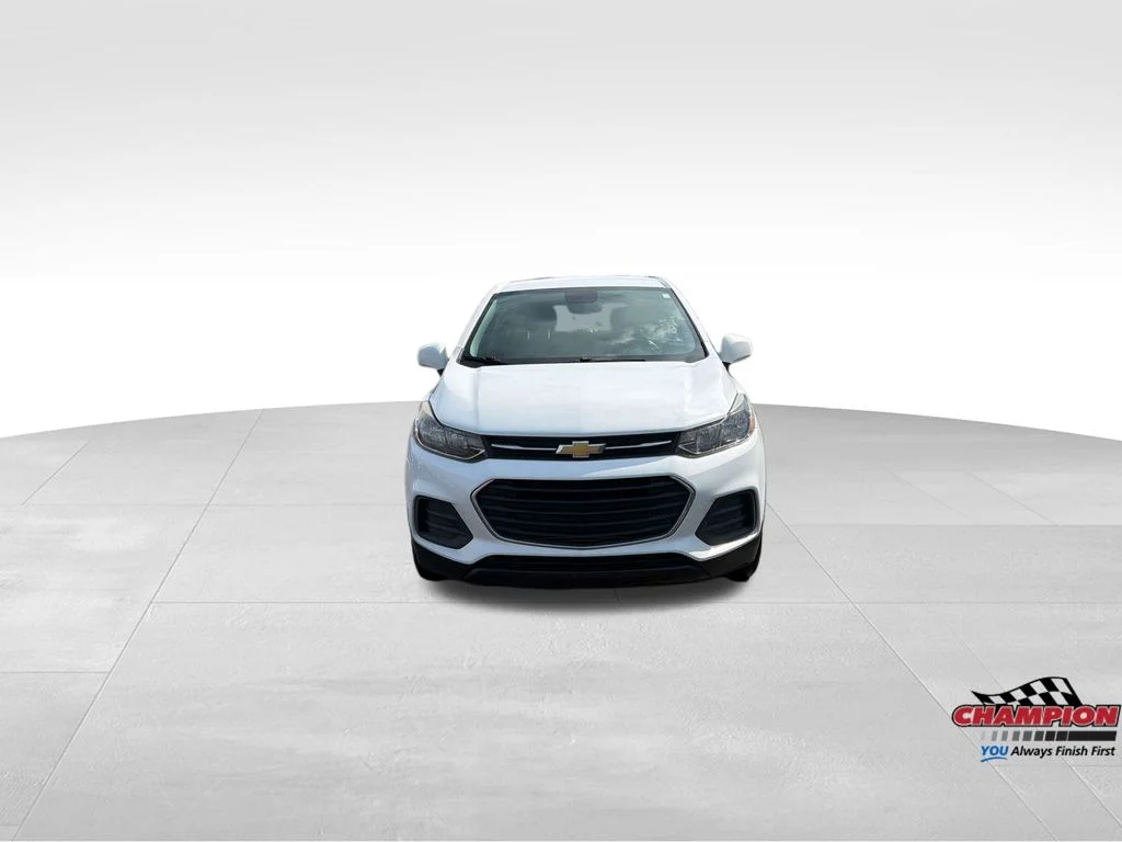 Used 2018 White Chevrolet LS image 8