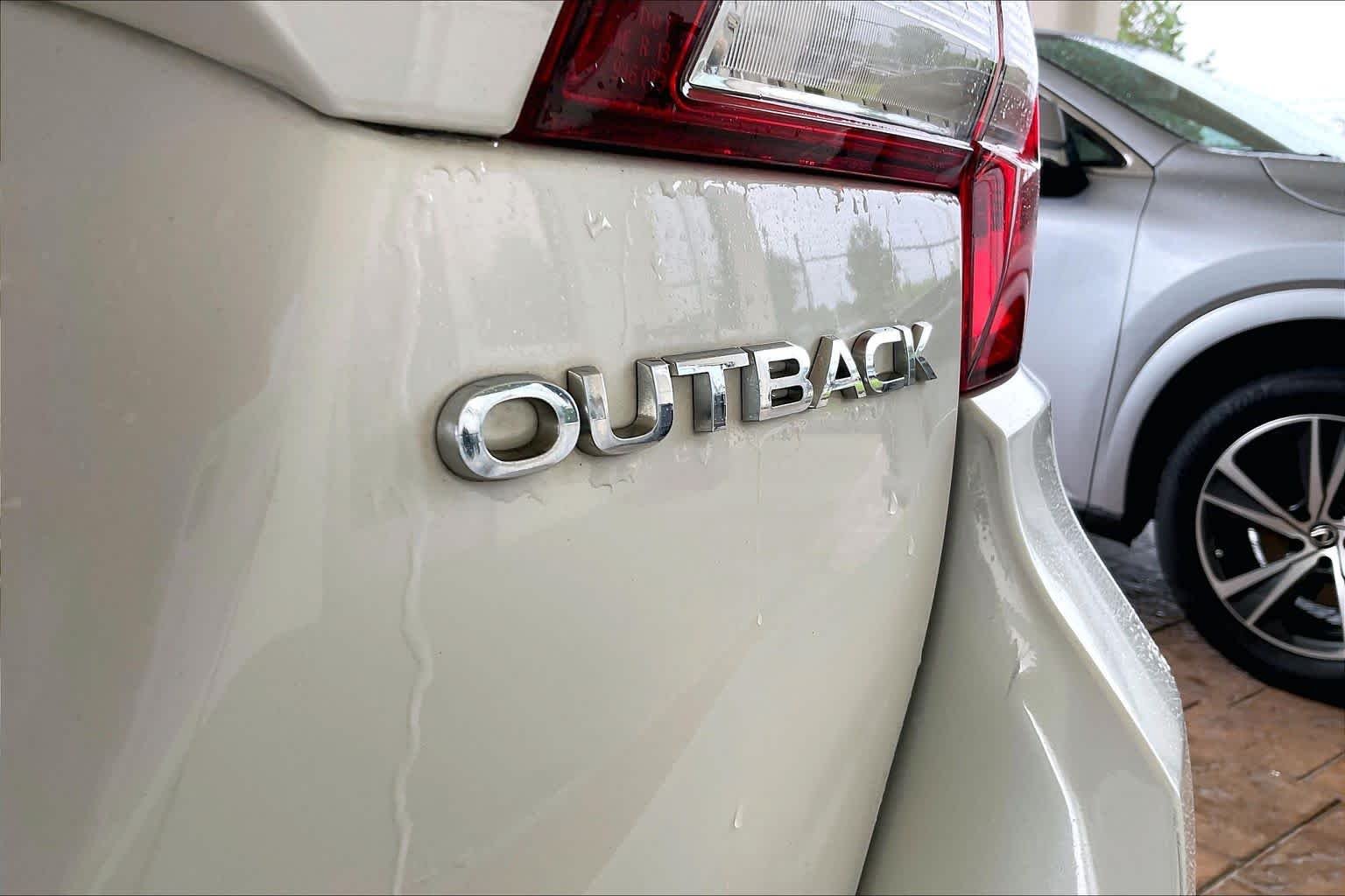 Used 2015 Crystal White Pearl Subaru 2.5i Limited image 29