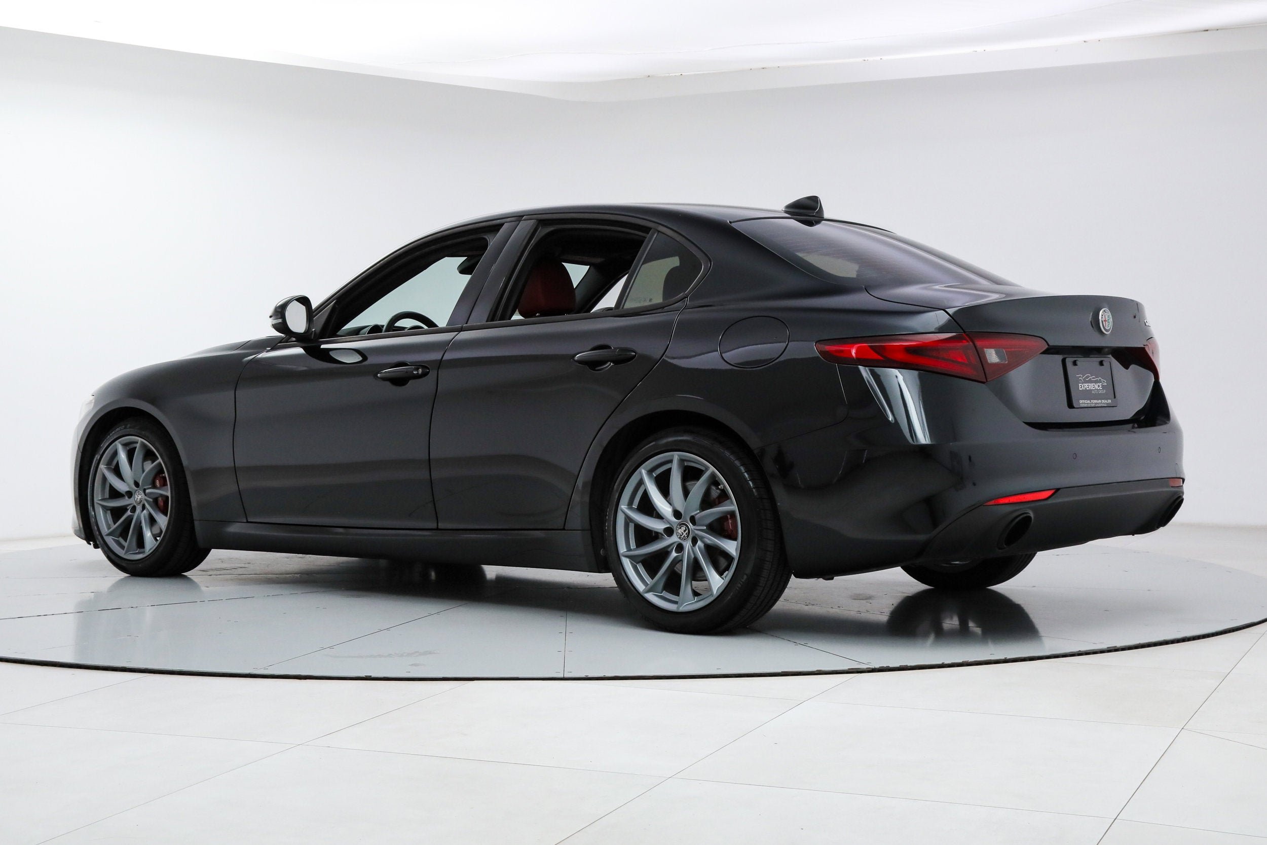 Used 2022 Black Alfa Romeo  image 3