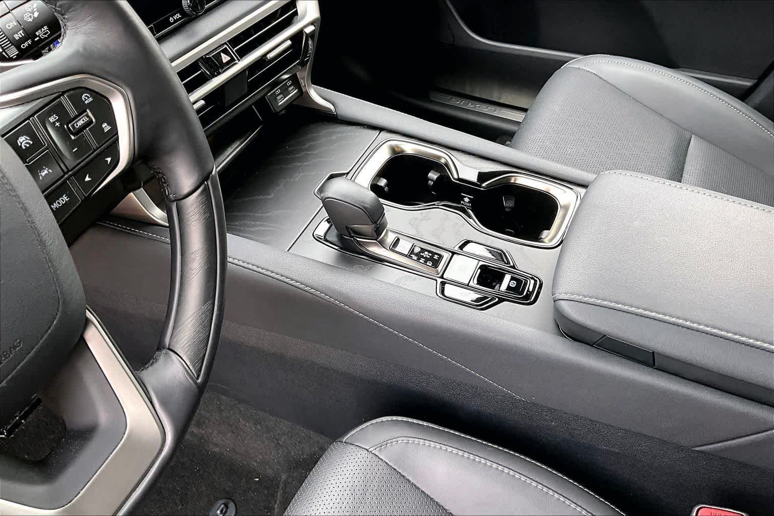 Used 2025 Matador Red Mica Lexus Premium Plus image 17