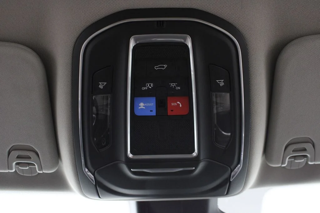 Used 2022 White Jeep Series II image 24