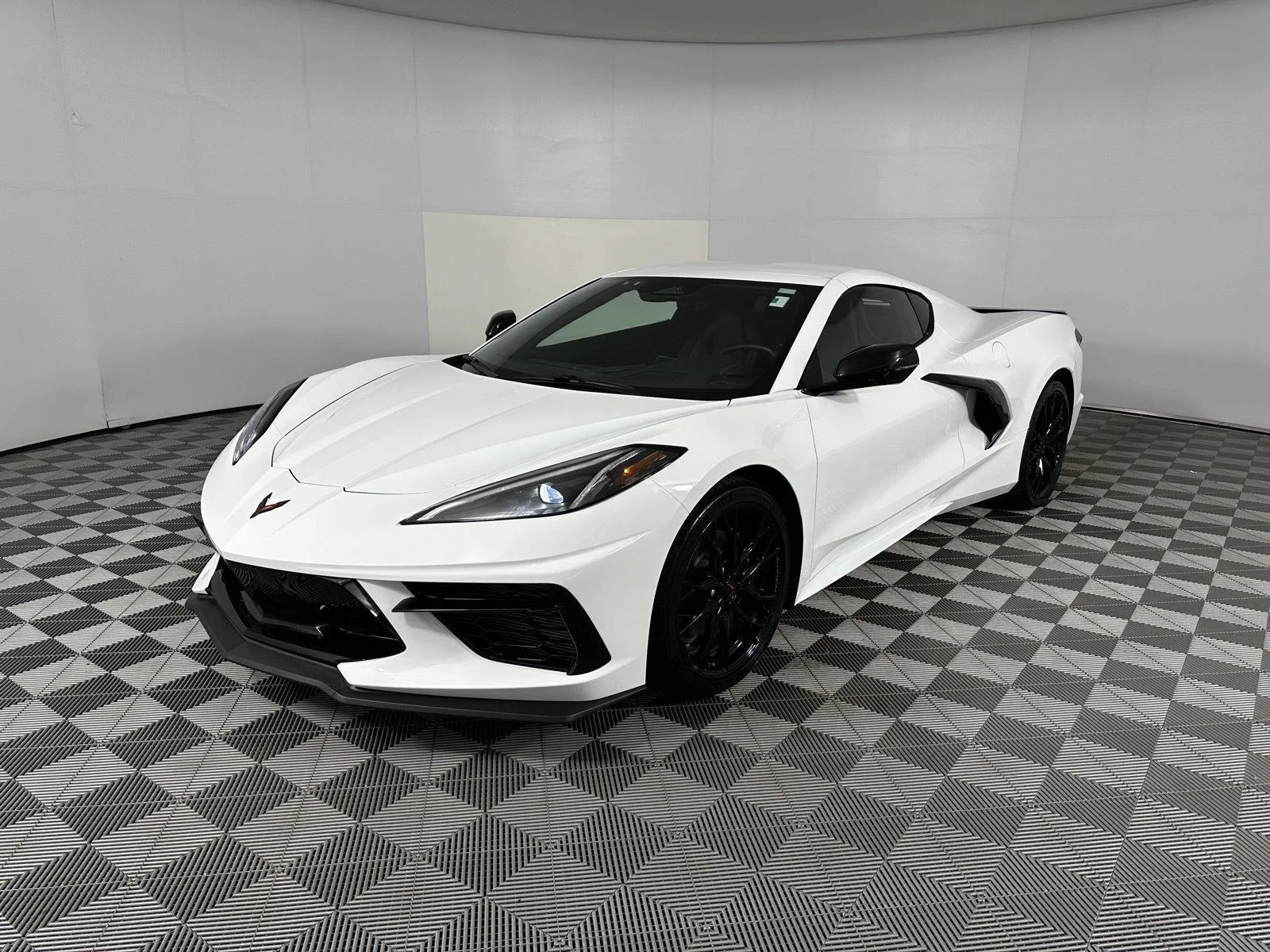 Used 2025 Arctic White Chevrolet 1LT image 7
