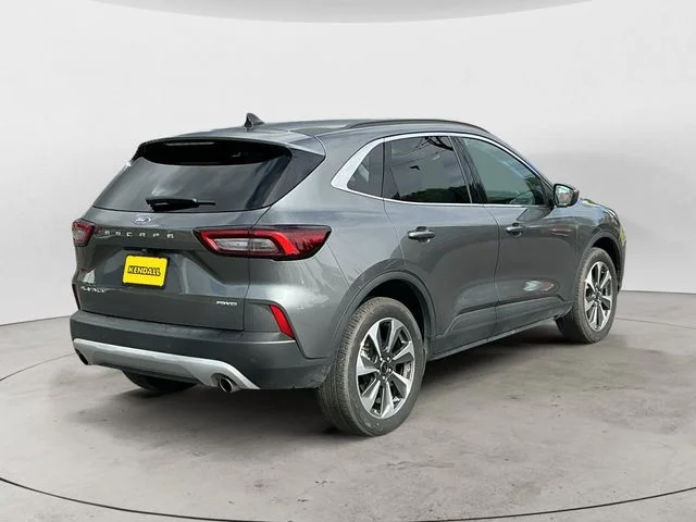 Used 2025 Gray Ford Platinum image 5