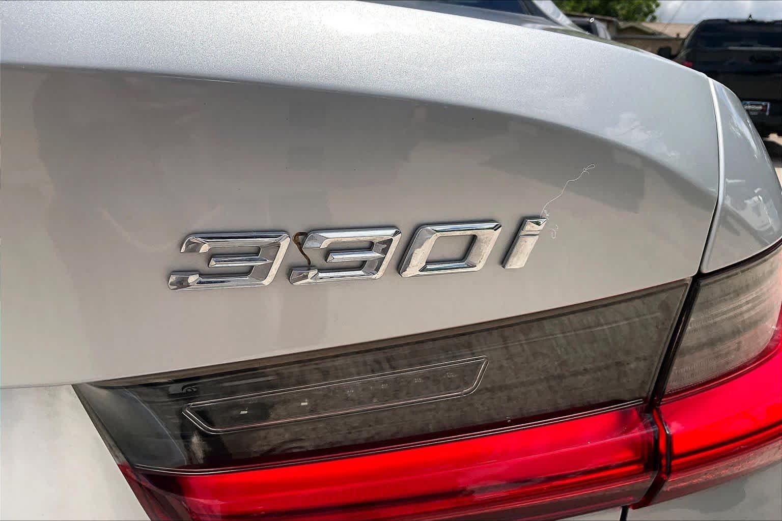Used 2019 Glacier Silver Metallic BMW 330i image 9