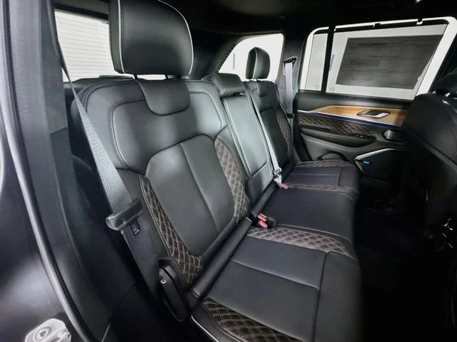 New 2026 Baltic Gray Metallic Clear-Coat Exterior Paint Jeep Summit image 29