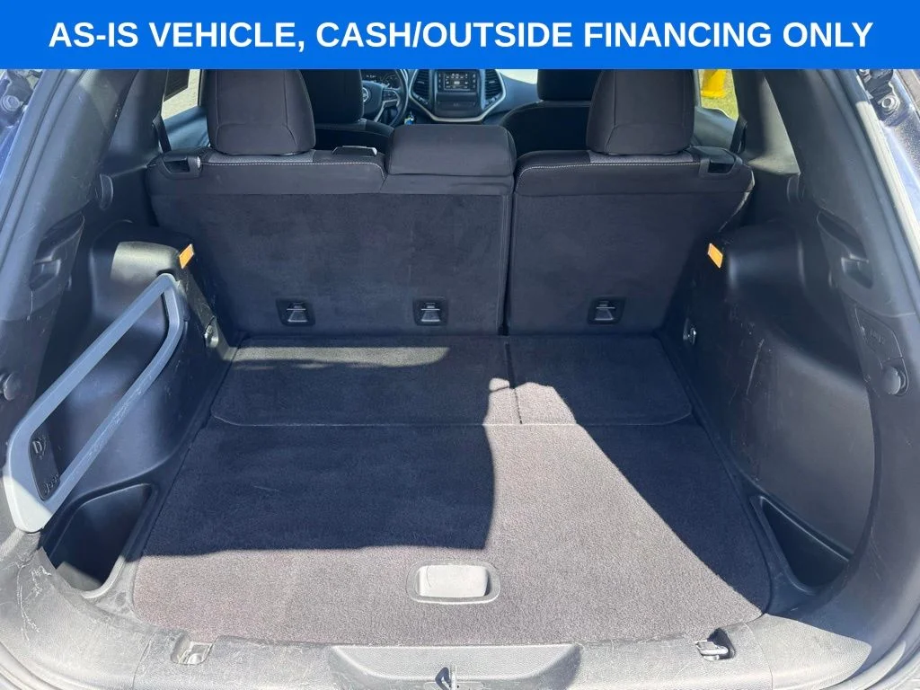 Used 2014 True Blue Jeep Latitude image 7