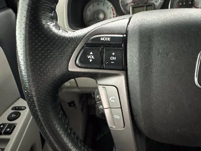 Used 2015 Gray Honda EX-L image 43
